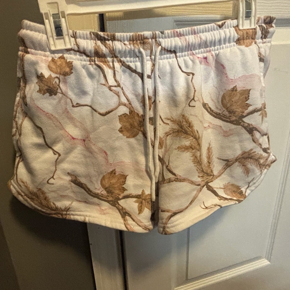 Refuge Camo shorts